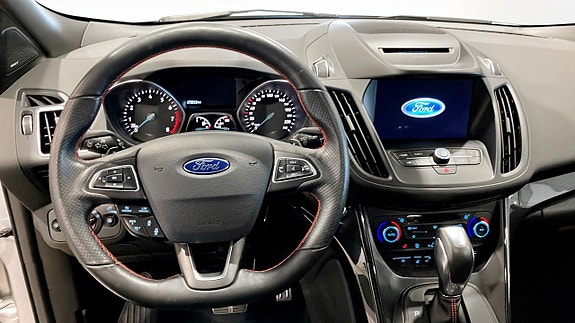 Ford Kuga 13 of 17
