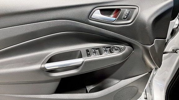 Ford Kuga 11 of 17