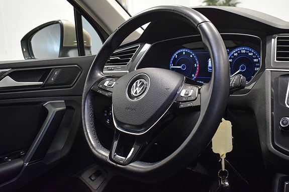 Volkswagen Tiguan 12 of 29