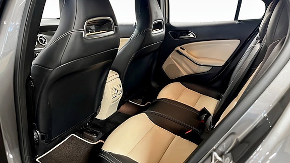 Mercedes-Benz GLA180 12 of 14