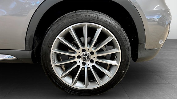 Mercedes-Benz GLA180 7 of 14
