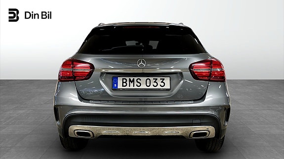 Mercedes-Benz GLA180 6 of 14