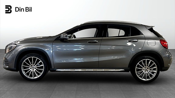 Mercedes-Benz GLA180 3 of 14