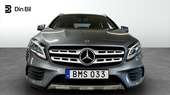 Mercedes-Benz GLA180 5 of 14