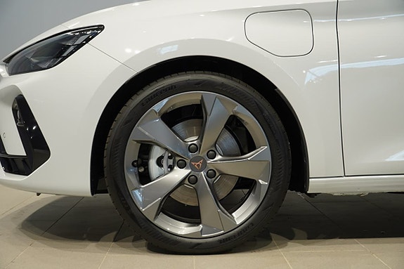 Cupra Leon 4 of 16
