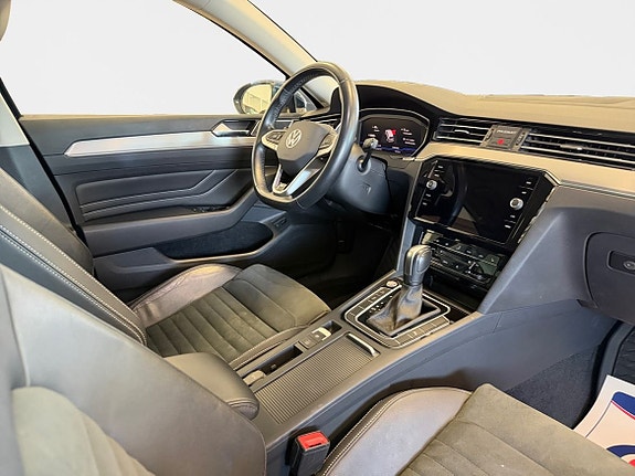Volkswagen Passat 15 of 27