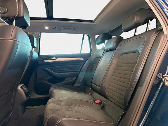 Volkswagen Passat 12 of 27