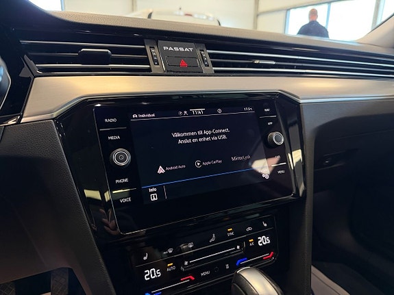 Volkswagen Passat 25 of 27
