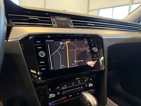 Volkswagen Passat 16 of 27