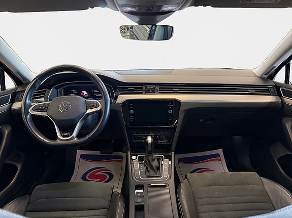 Volkswagen Passat 13 of 27