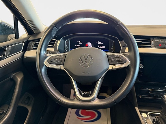 Volkswagen Passat 14 of 27