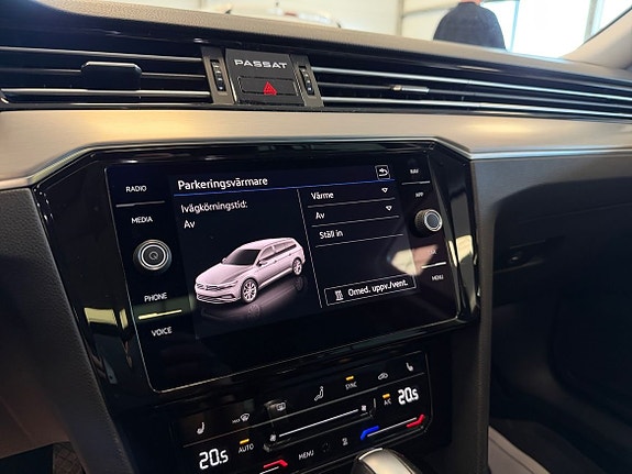Volkswagen Passat 24 of 27