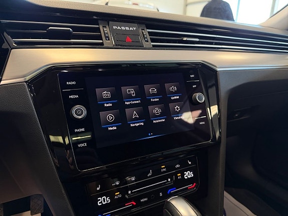 Volkswagen Passat 23 of 27