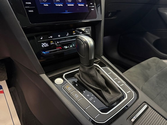 Volkswagen Passat 22 of 27