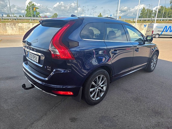 Volvo XC60 15 of 30