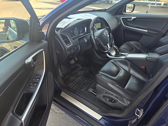 Volvo XC60 6 of 30