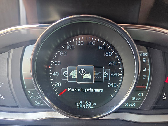 Volvo XC60 25 of 30