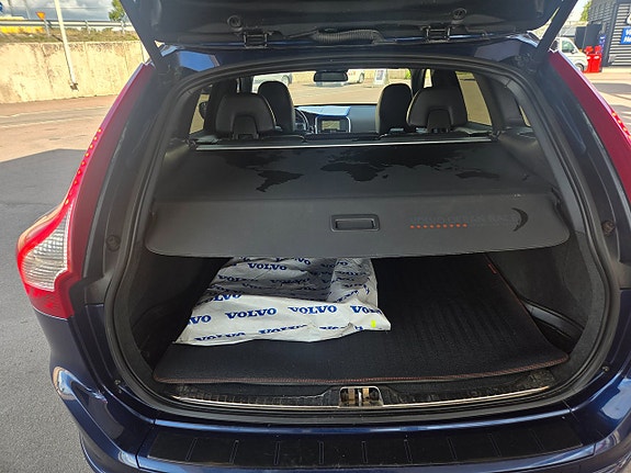 Volvo XC60 13 of 30