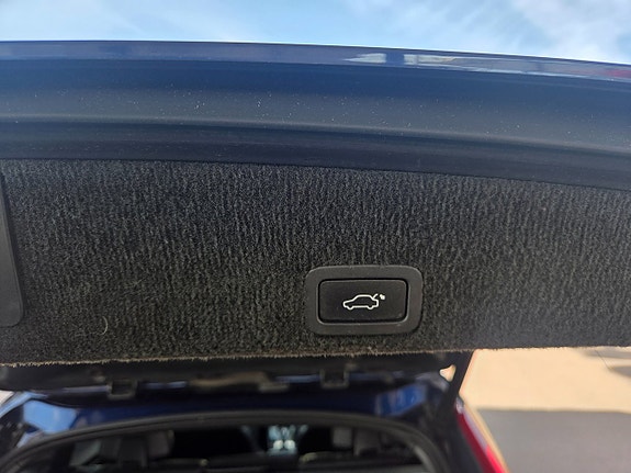 Volvo XC60 12 of 30