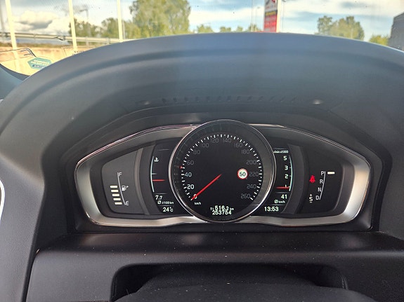 Volvo XC60 24 of 30