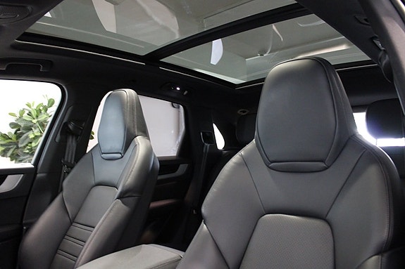 Porsche Cayenne 19 of 22