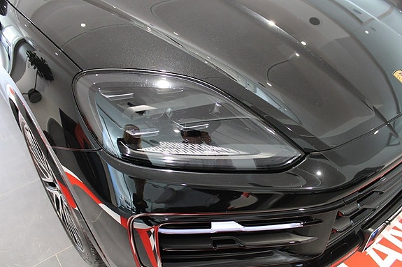 Porsche Cayenne 6 of 22