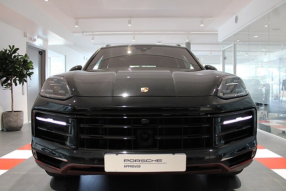 Porsche Cayenne 5 of 22
