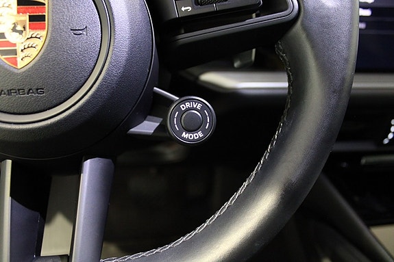 Porsche Cayenne 13 of 22
