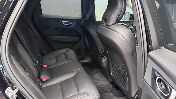 Volvo XC60 10 of 22