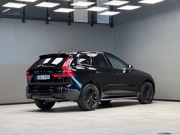 Volvo XC60 2 of 22