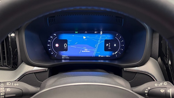 Volvo XC60 16 of 22