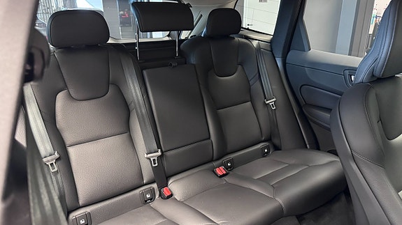 Volvo XC60 11 of 22