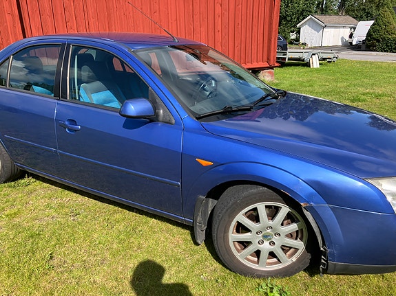 Ford Mondeo 2 of 8
