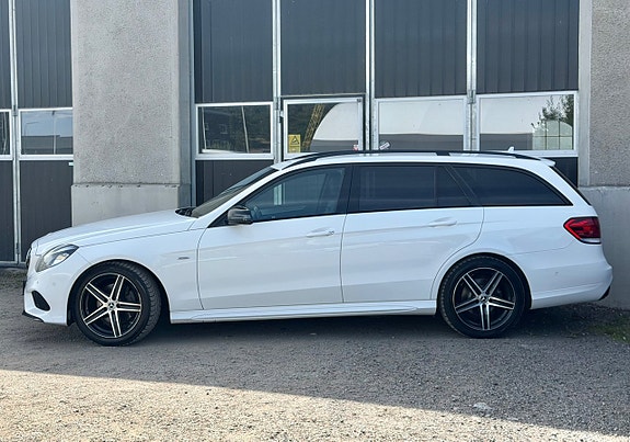 Mercedes-Benz E220 3 of 17