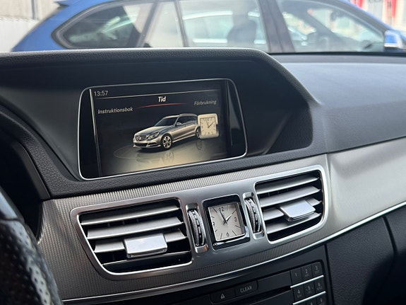 Mercedes-Benz E220 14 of 17