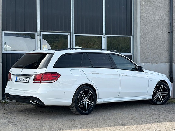 Mercedes-Benz E220 5 of 17