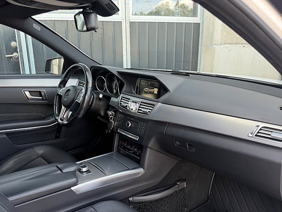 Mercedes-Benz E220 12 of 17
