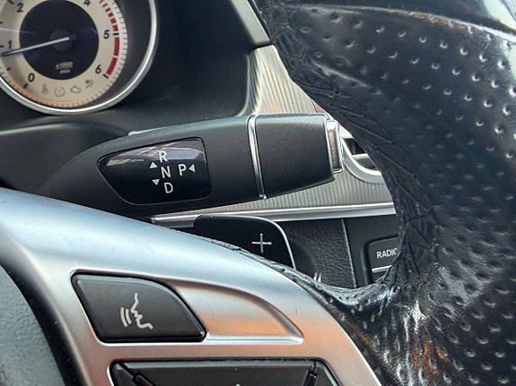 Mercedes-Benz E220 16 of 17