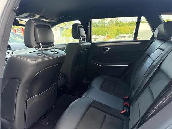 Mercedes-Benz E220 10 of 17