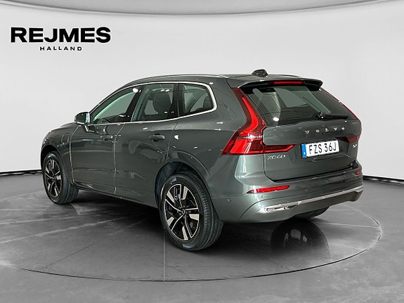 Volvo XC60 2 of 13