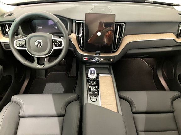 Volvo XC60 9 of 13