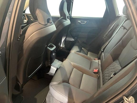Volvo XC60 5 of 11