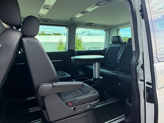 Volkswagen Multivan 10 of 20