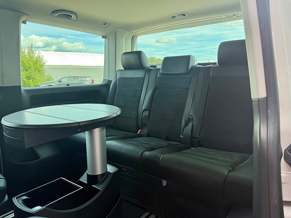 Volkswagen Multivan 12 of 20