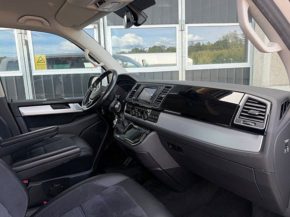 Volkswagen Multivan 14 of 20