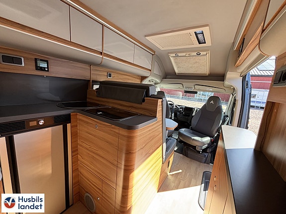 Kabe AFFINITY CAMPER VAN/4 BÄDDAR-VECKANS HUSBIL! 6 of 20