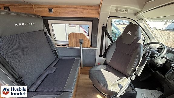 Kabe AFFINITY CAMPER VAN/4 BÄDDAR-VECKANS HUSBIL! 4 of 20