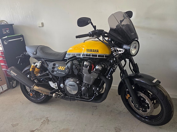 Yamaha YAMAHA XJR1300 60TH 2 of 3