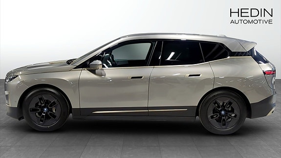BMW iX 6 of 11