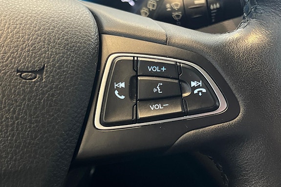 Ford Kuga 17 of 28